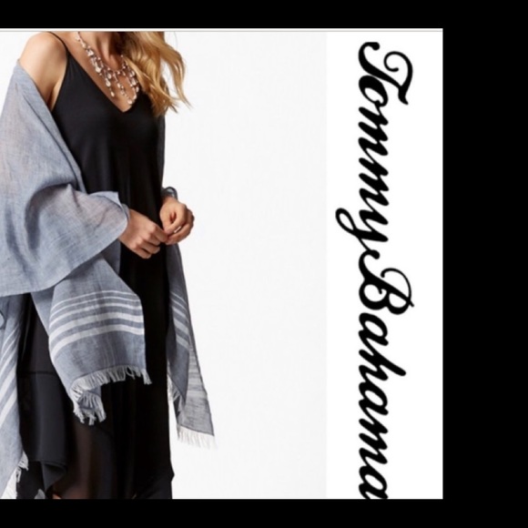 Tommy Bahama Breezy Travel Ruana, new with tag. - Picture 2 of 7